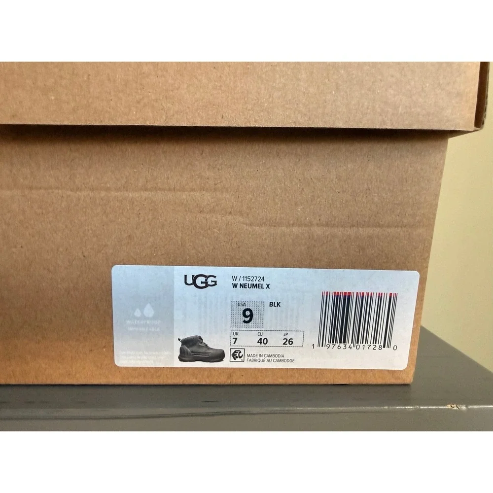 New in box Womens UGG Neumel X Hybrid Boot - Black‎ waterproof 9